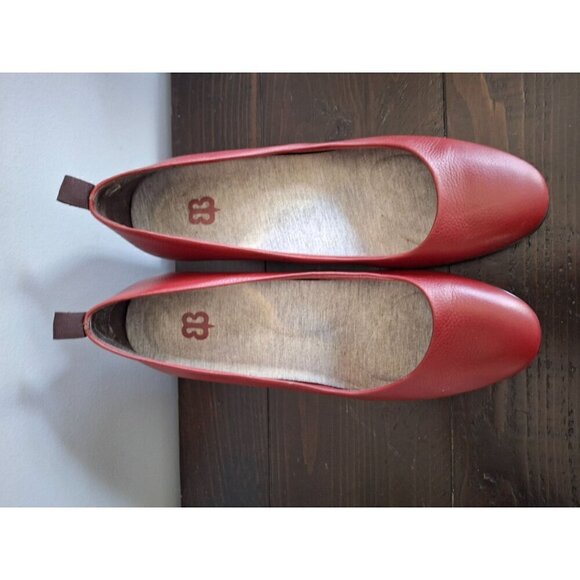 Betabrand Womens red Leather All Weather Wedges/Pre-owned, Sz. 9.5M EUC - Picture 6 of 9